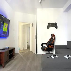  Apartment Gaming Ps5 + 65 Zoll 4k Tv Mit Balkon